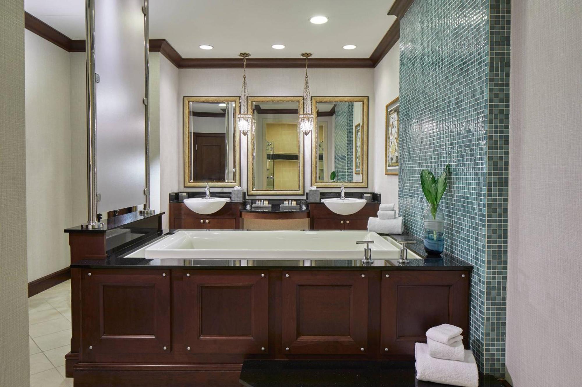 Renaissance Montgomery Hotel & Spa At The Convention Center מראה חיצוני תמונה